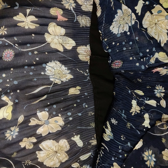 🌠2/$35🌠 Korean Style Dark Blue Maxi Floral Dress - Picture 9 of 11